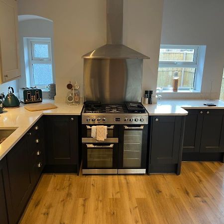Luxury 2 Bed Apartment Great Location Stoke-on-Trent Extérieur photo
