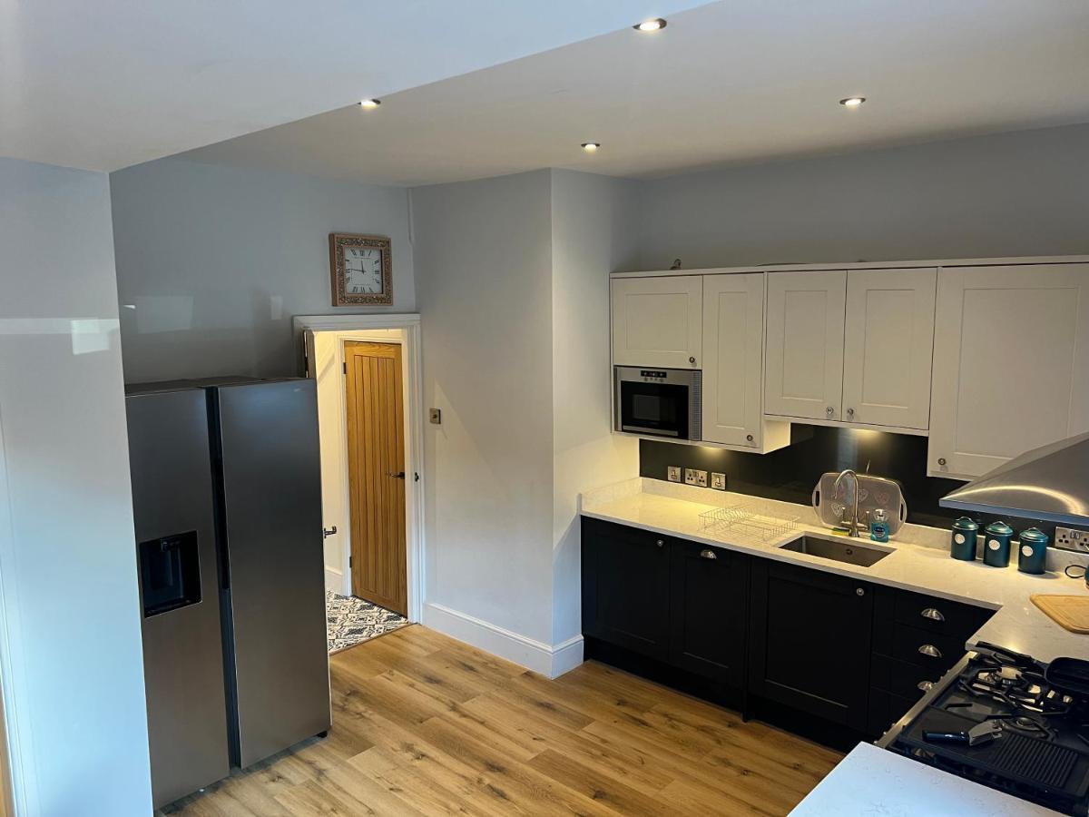 Luxury 2 Bed Apartment Great Location Stoke-on-Trent Extérieur photo